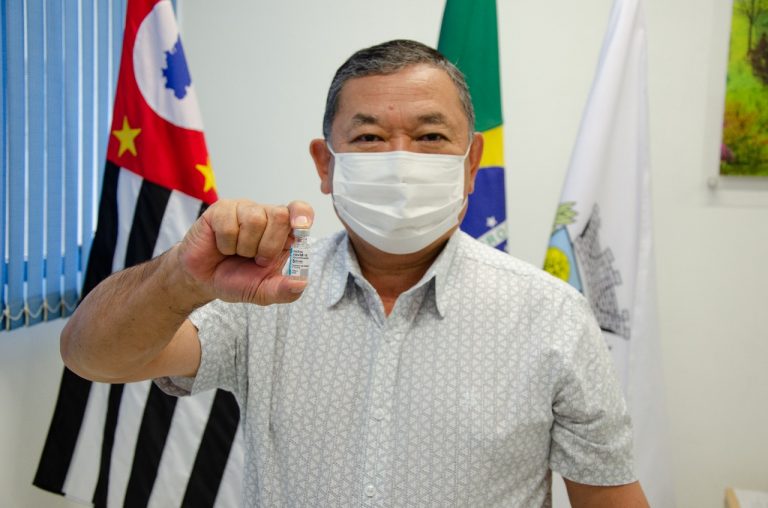 Doutor Sato traçou estratégias que garantiram que Jandira seja a cidade com o calendário de vacinação mais avançado da região